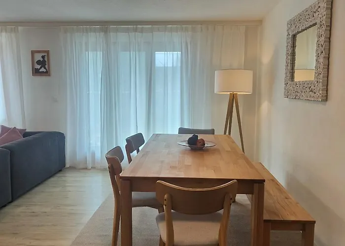 Casa Leyu Mitten In Ruschein