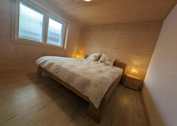 Casa Leyu Mitten In * Ruschein