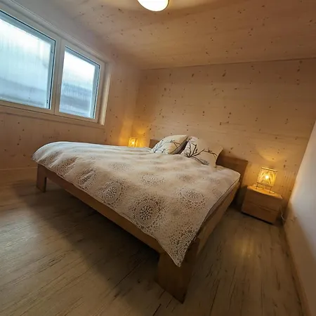 Casa Leyu Mitten In * Ruschein