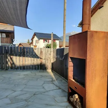 Lägenhet Casa Leyu Mitten In Ruschein